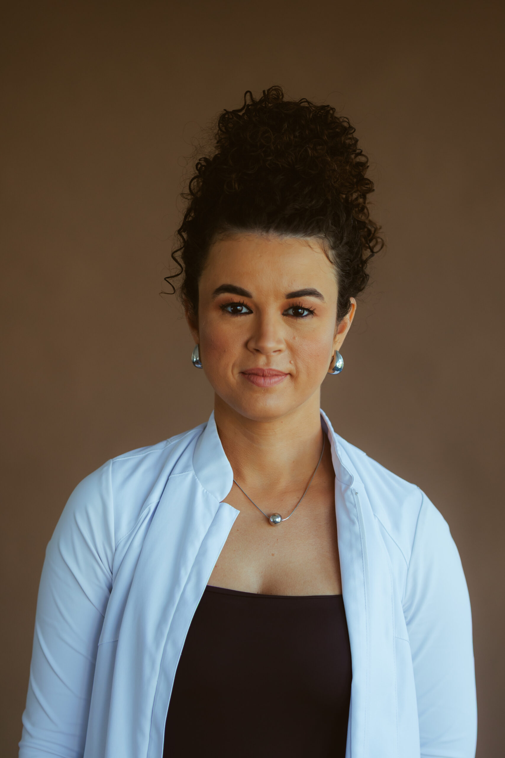 Dra. Isabela Tavares